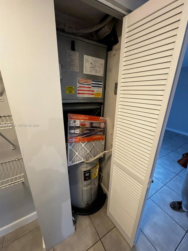 Building Photo - 650 NE 64th St