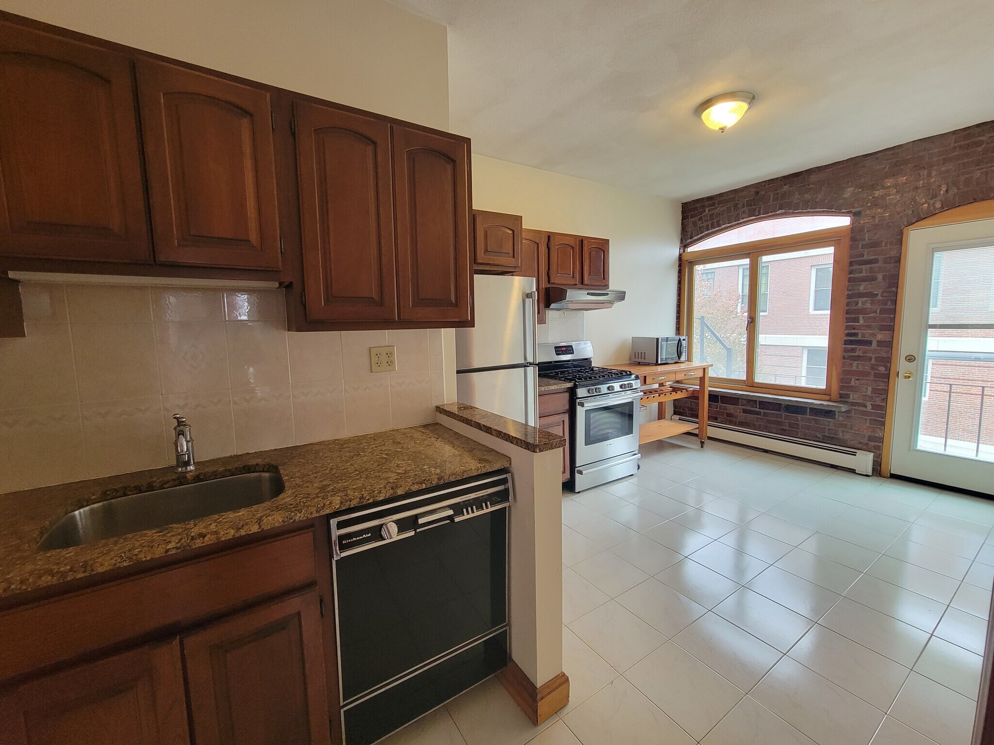 Building Photo - 67 Baldwin St