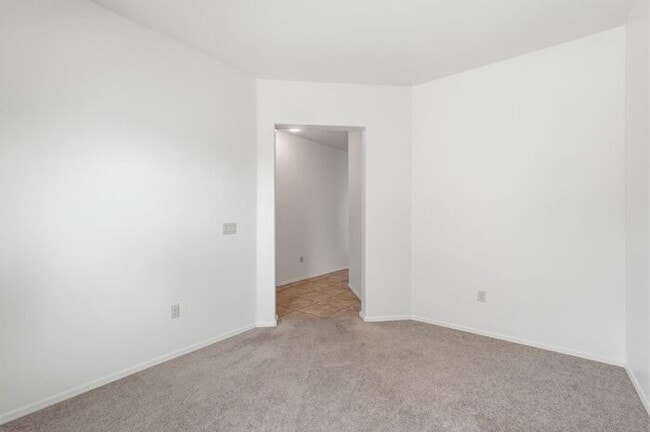 Building Photo - 6658 S Stone Fly Dr