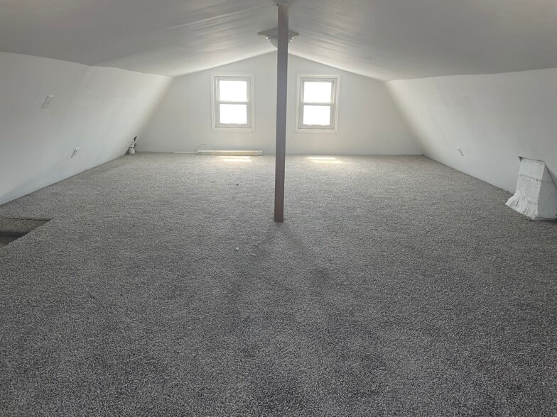 Bed Room - 446 Walnut St