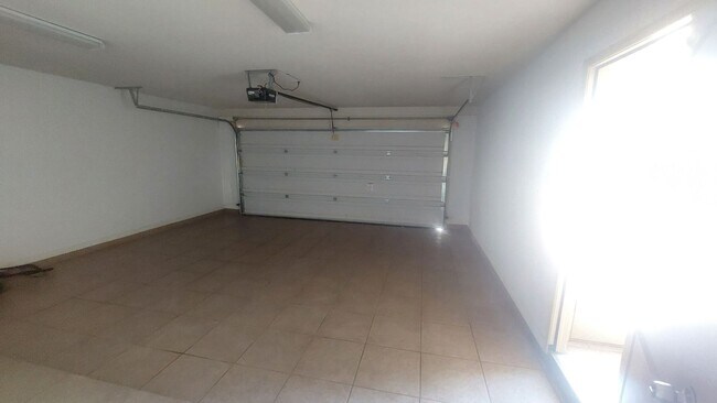 Building Photo - 3808 Tierra Allen Pl