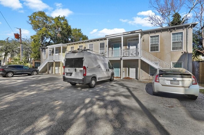 Building Photo - 702 Tattnall St