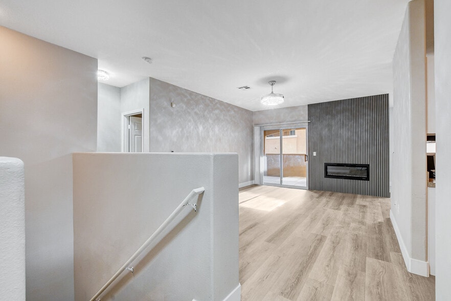 Building Photo - 1713 Sky of Red Dr