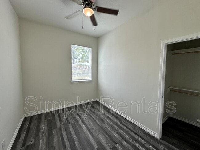 Building Photo - Mitchell St 3005