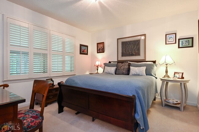 Building Photo - Spacious 3-Bedroom Home on Private Lot in ...