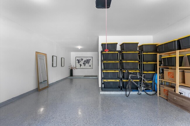 Building Photo - 15026 La Strada Dr