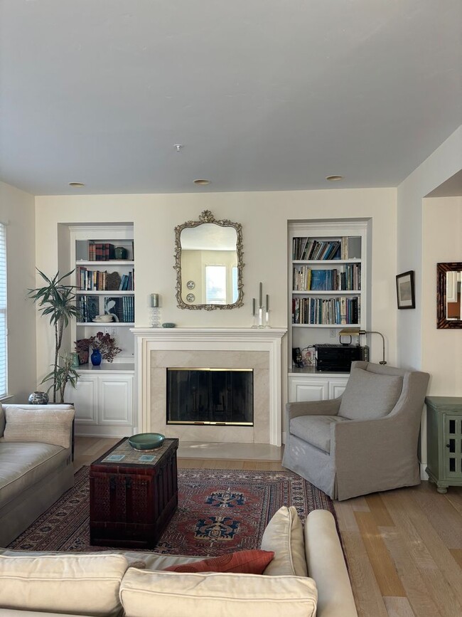 Building Photo - Fully Furnished Charming Upper Westside Ho...