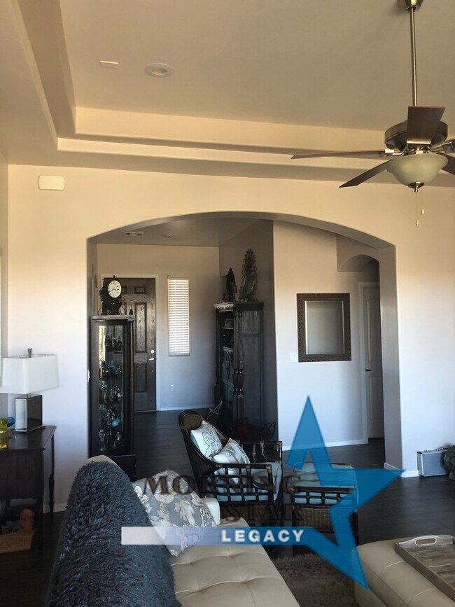 Building Photo - Gorgeous 4 bedroom home in Del Prado