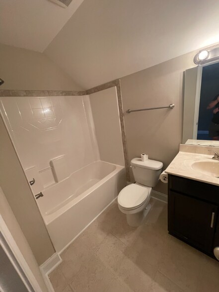 Building Photo - 439 Wedgefield Dr