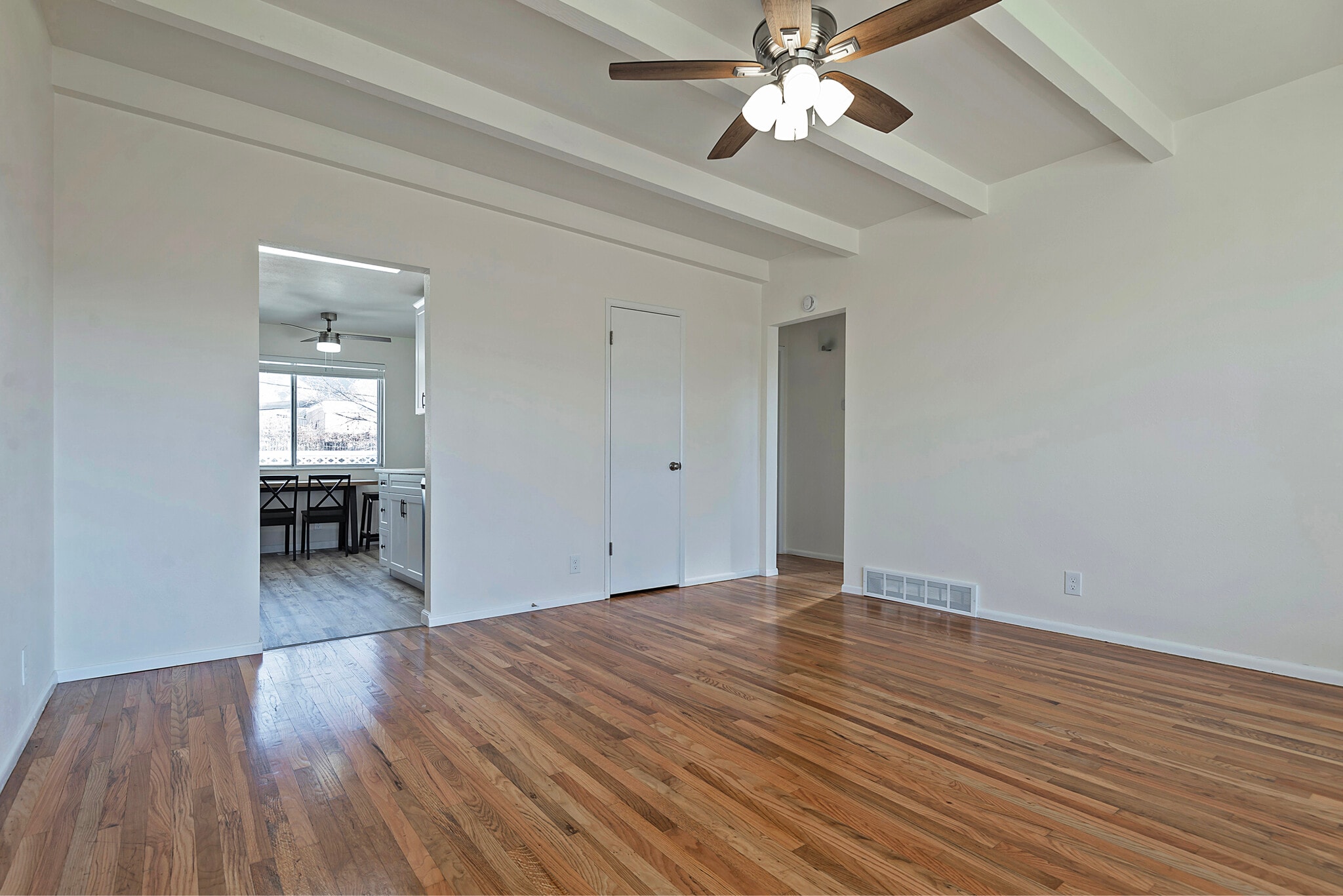 Living Up 1 - 2723 S Melbourne St