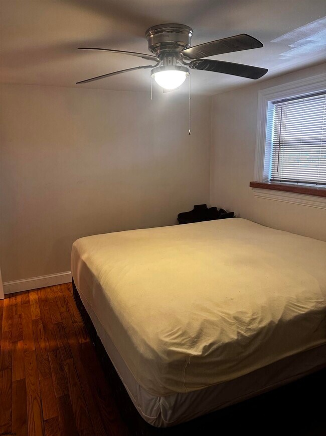 Building Photo - 1109 Arctic Ave