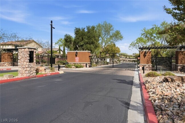 Building Photo - 10344 Shropshire St