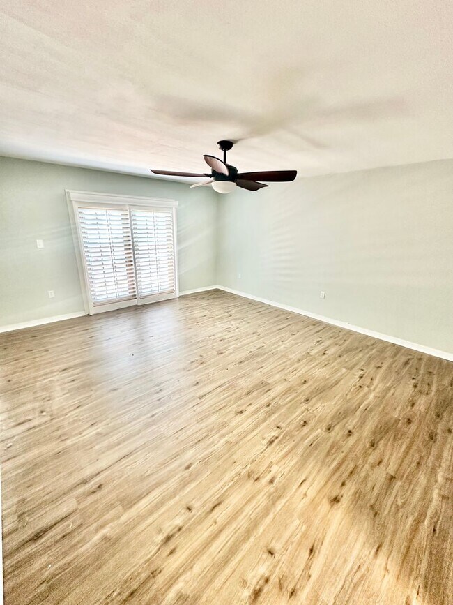 Building Photo - 937 Holbrook Cir
