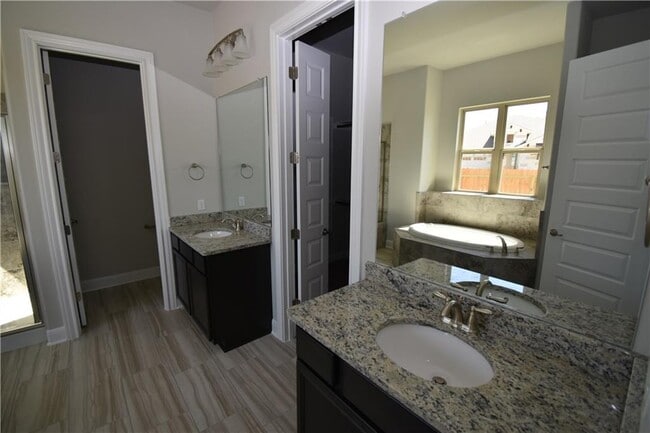 Building Photo - 3750 E Palm Valley Blvd