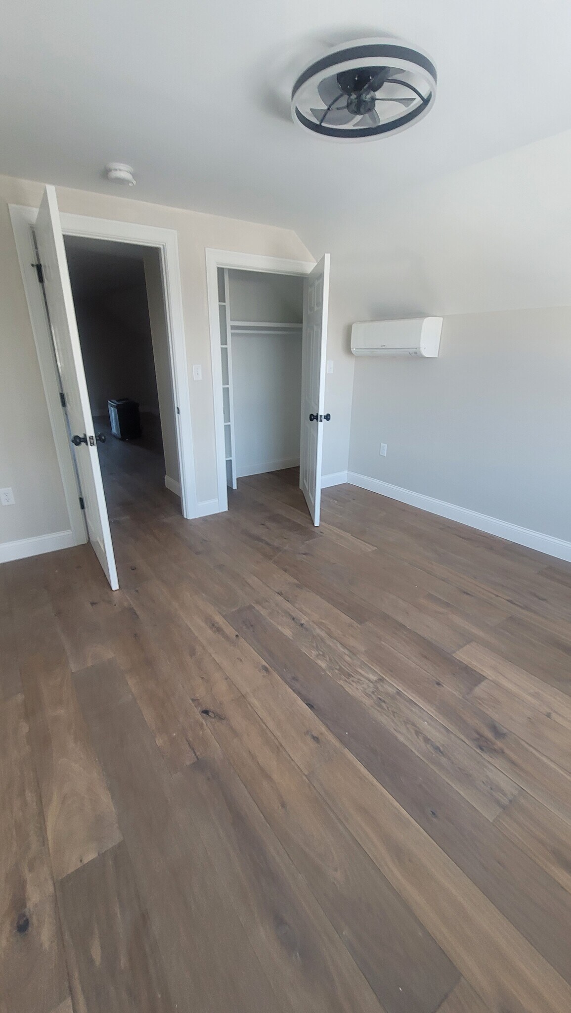 Great bedroom closets - 29 Amaranth Ave