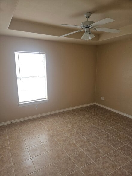 Building Photo - 804 N Taylor Rd