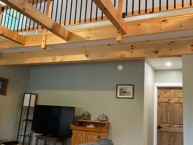Building Photo - Newly remodeled