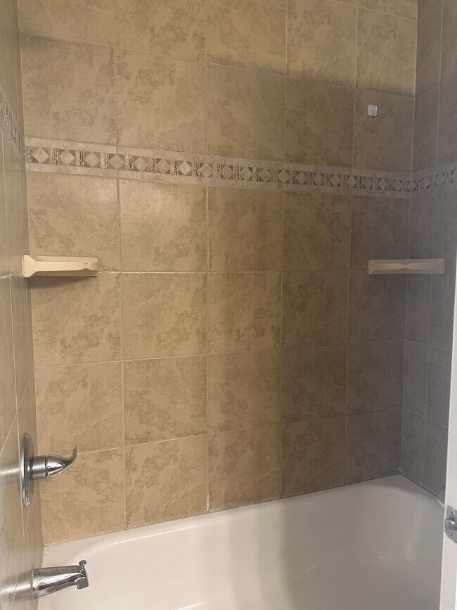 Building Photo - Ingleside