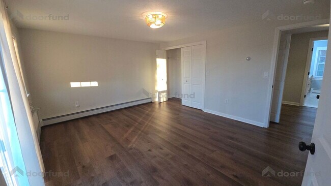 Building Photo - 62 Constitution Dr