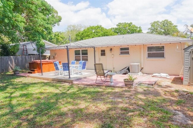 Building Photo - 1032 Hollywood Ave