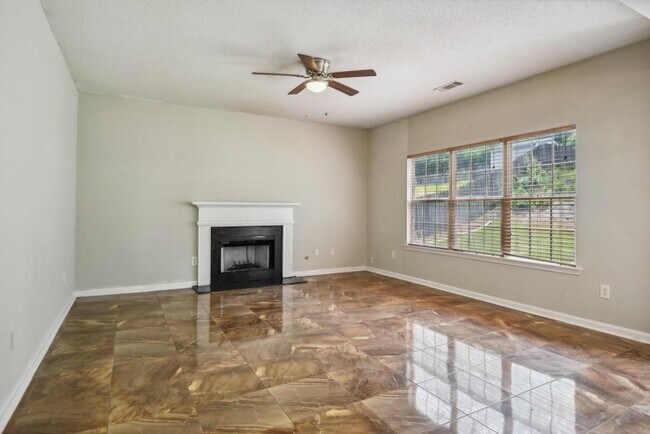 Building Photo - 2455 Beckenham Pl