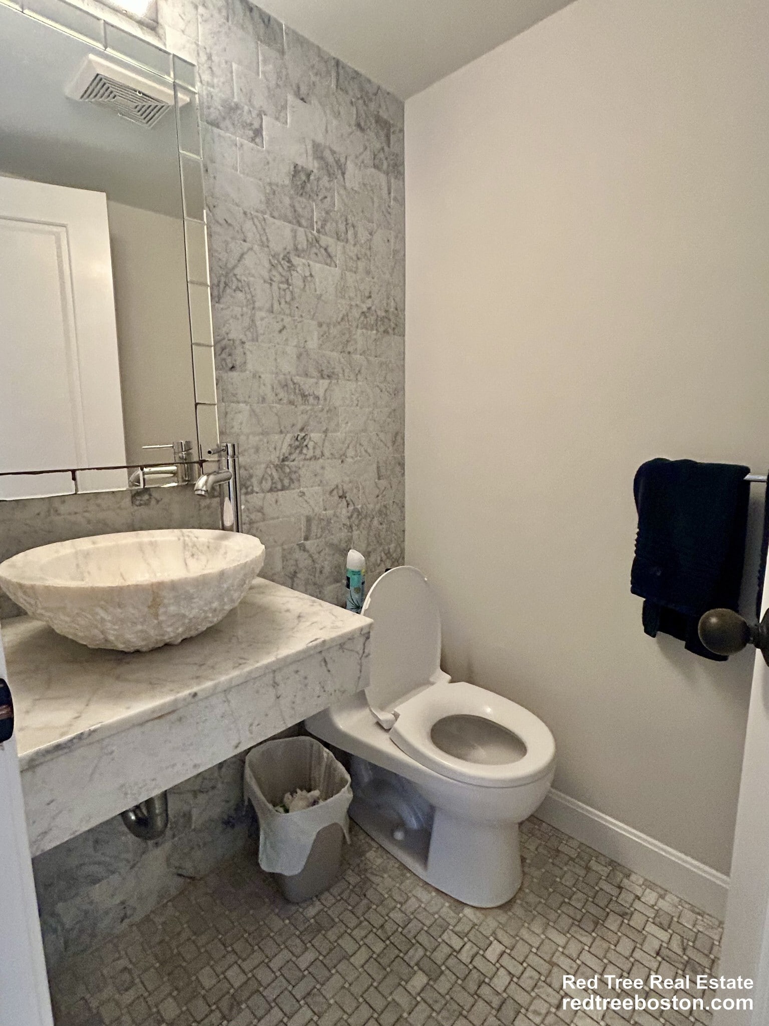 Building Photo - 329 W 4th St