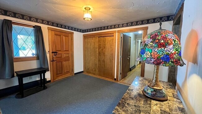 Building Photo - 191 Montgomery Rd