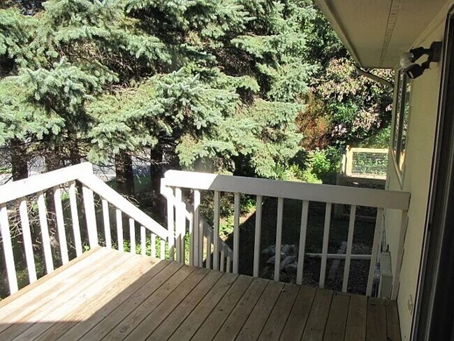 Building Photo - Great Eden Prairie location! 3 Bed/2 Bath ...