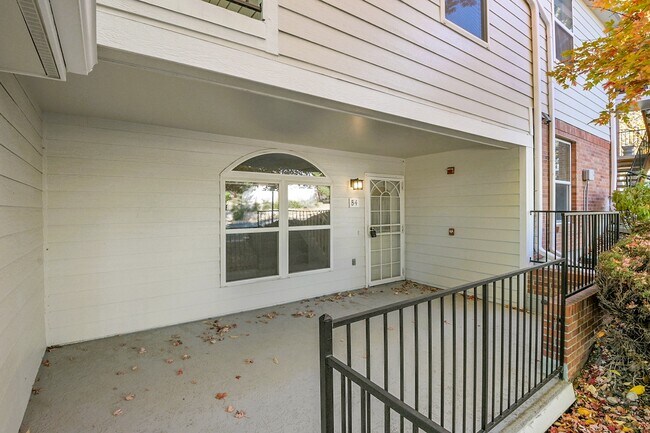Building Photo - 1697 S Cole St