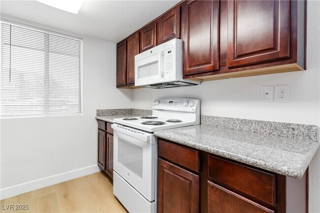 Building Photo - 5060 Indian River Dr
