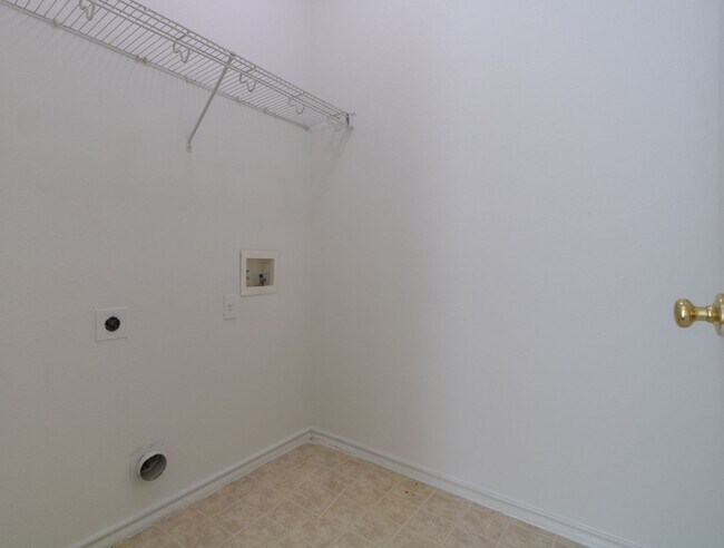 Building Photo - 702 Pampas Ricas Dr