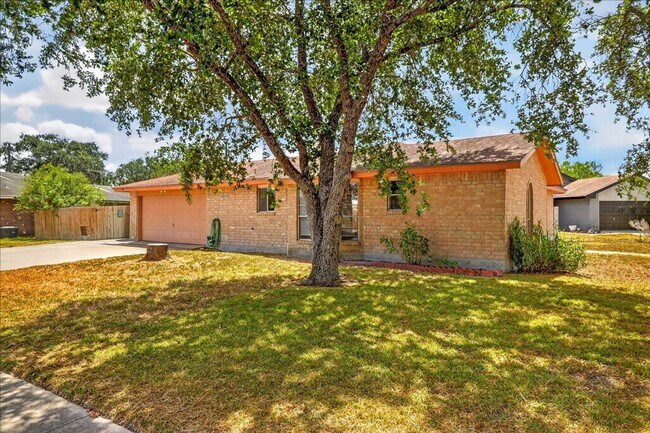 Building Photo - 4109 Fonvilla Cir