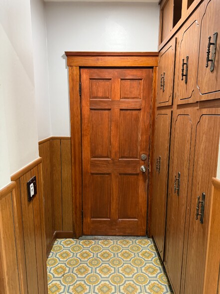 Building Photo - 91 May St