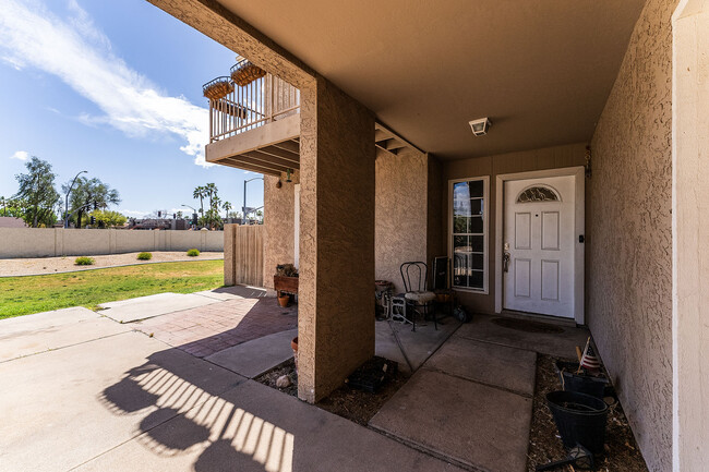 Building Photo - 1950 S Saguaro Cir