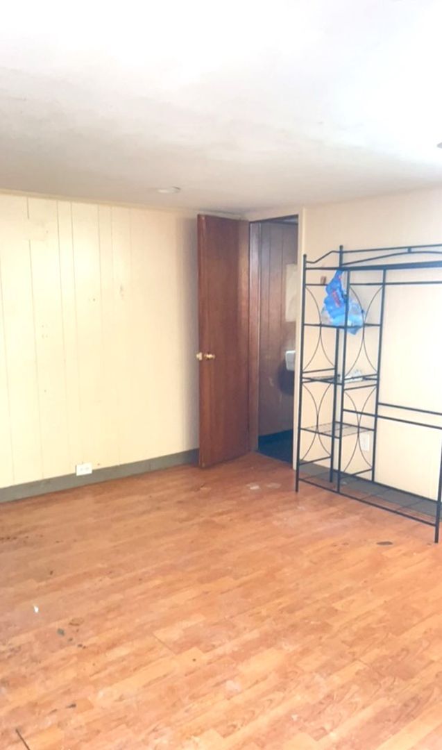 Building Photo - Stunning 3-Bedroom Townhome in East Oak Lane! Available NOW!