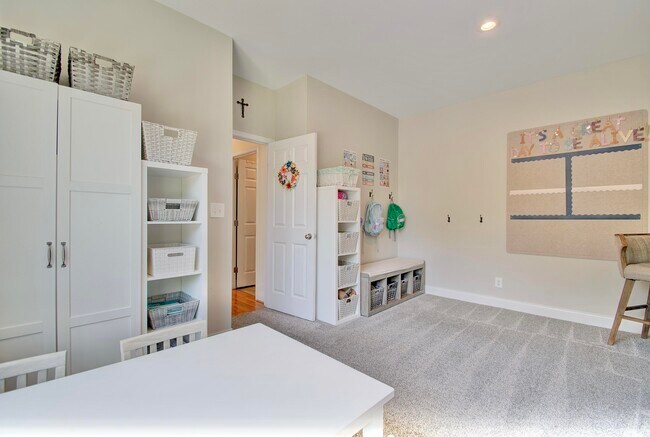 Building Photo - 9918 Burleigh Ln