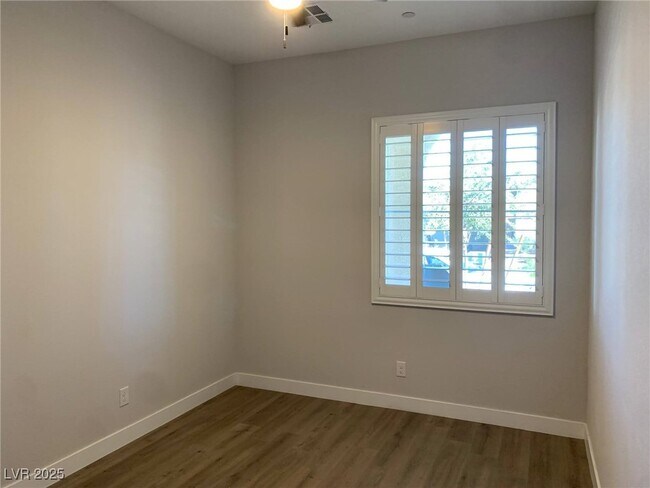 Building Photo - 819 Silverton Spgs St