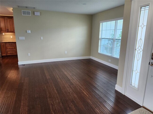 Building Photo - 1856 Woodhaven Cir