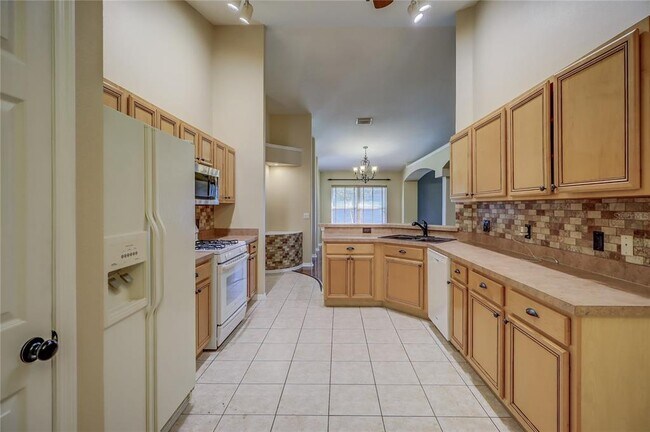 Building Photo - 18904 Nest Fern Cir