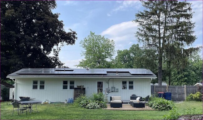 Building Photo - 20 Princeton St