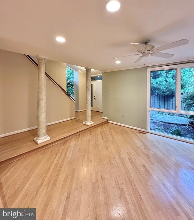 Building Photo - 2021 Lakebreeze Way