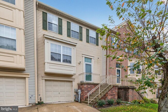 Building Photo - 1605 Woodview Ct