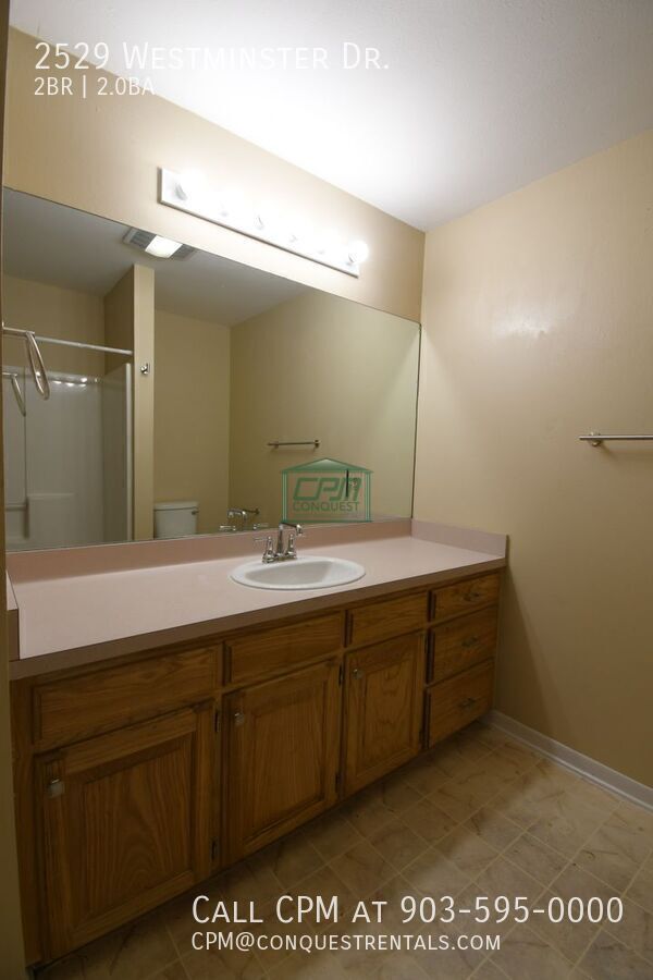 Building Photo - 2529 Westminster Dr