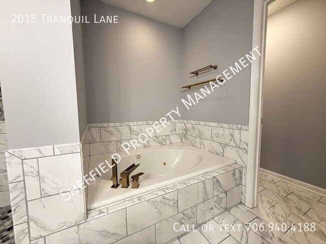 Building Photo - 2018 Tranquil Ln