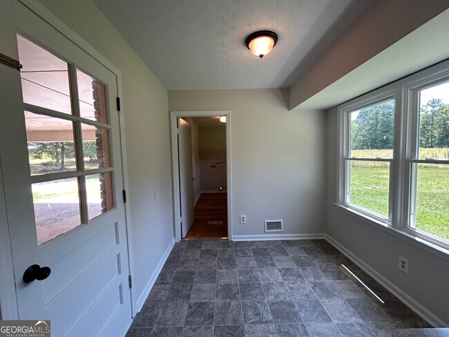 Building Photo - 488 Dogwood Trail