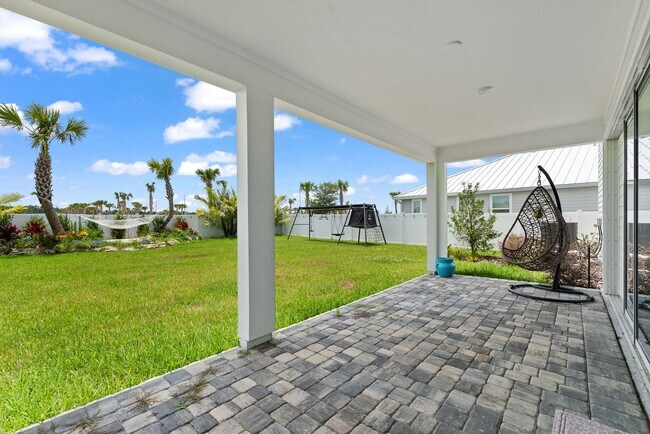 Building Photo - Luxury at its Finest, Private Lagoon!