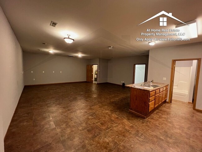 Building Photo - 2606 N Bluff St