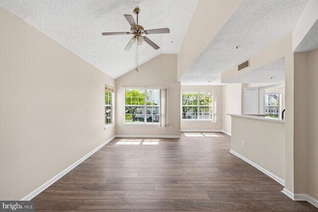 Building Photo - 14053 Vista Dr