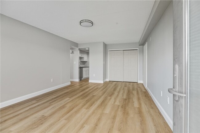 Building Photo - 20 America Way