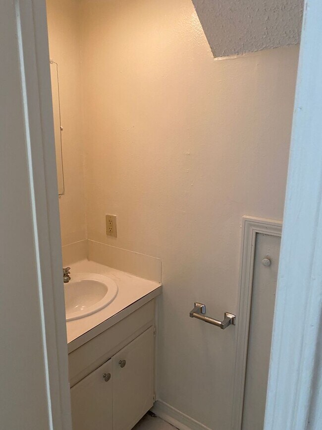 Building Photo - 8757 Granite Dr